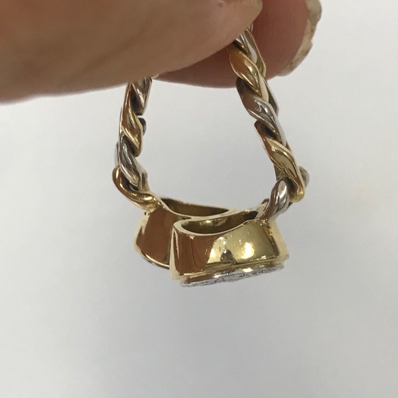 SOLD ❌ 18k Paté-Set Diamond Ring - Picture 14 of 14